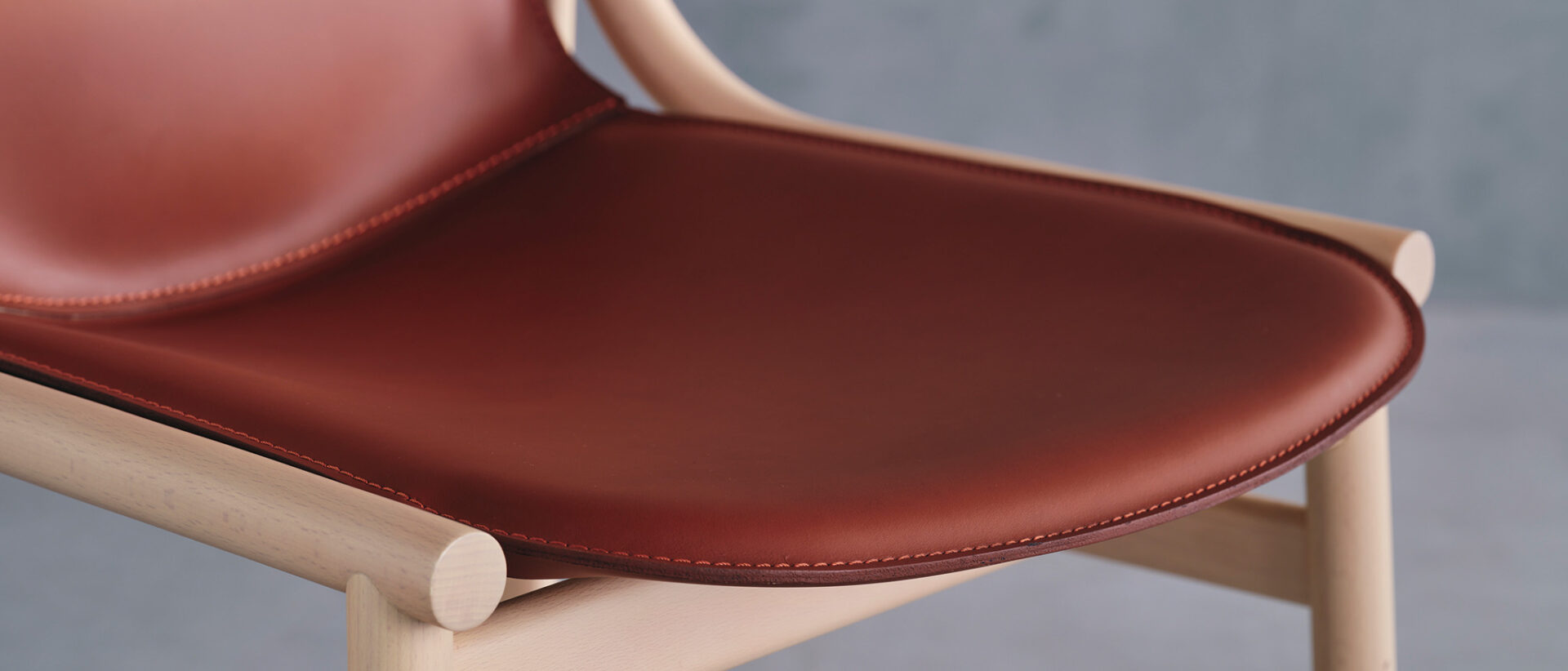 DRESS LEATHER SEAT Image